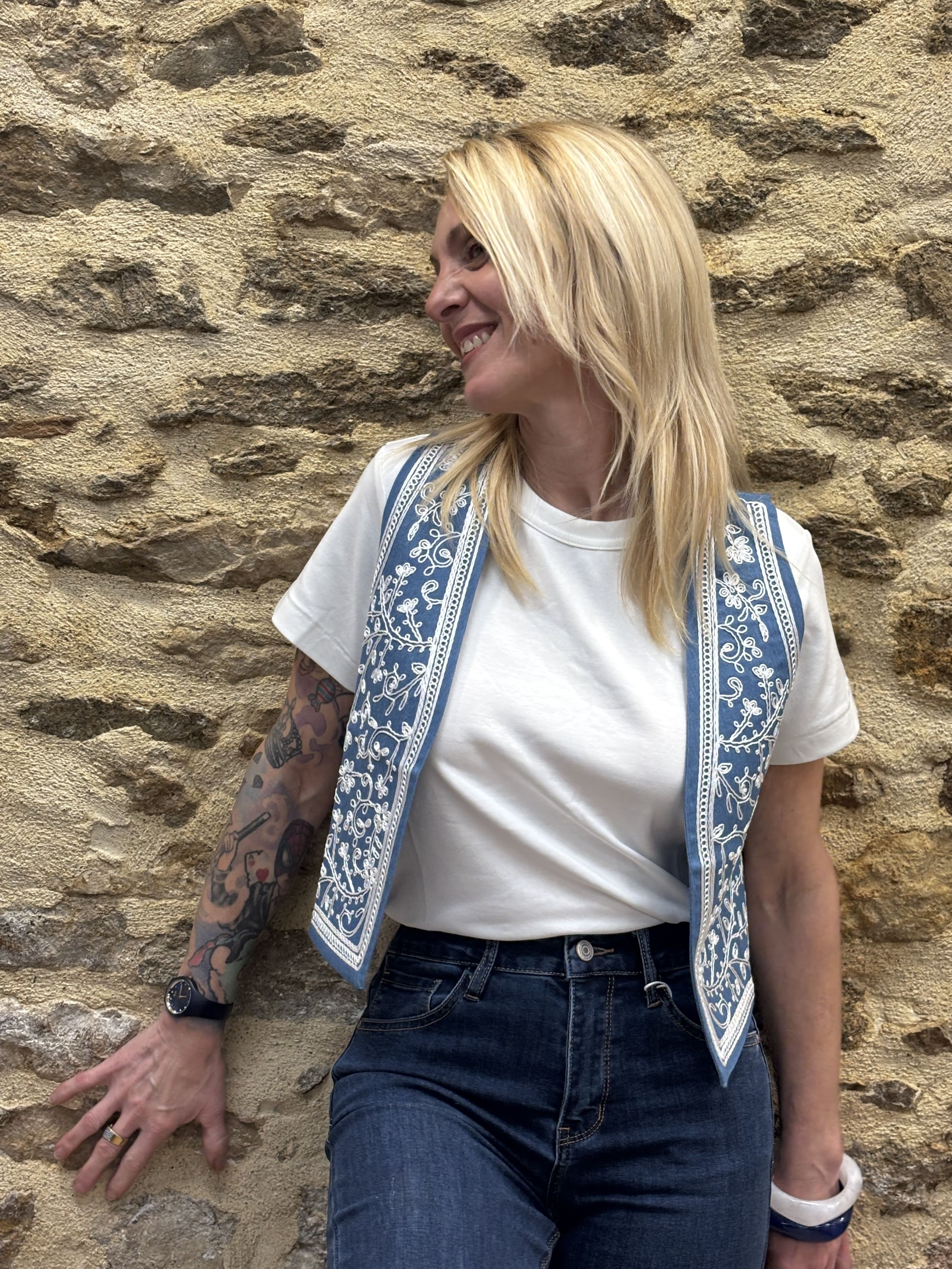 GILET JEANS BRODÉ